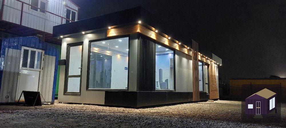 نمای جانبی کانکس با نورپردازی مخفی سقف